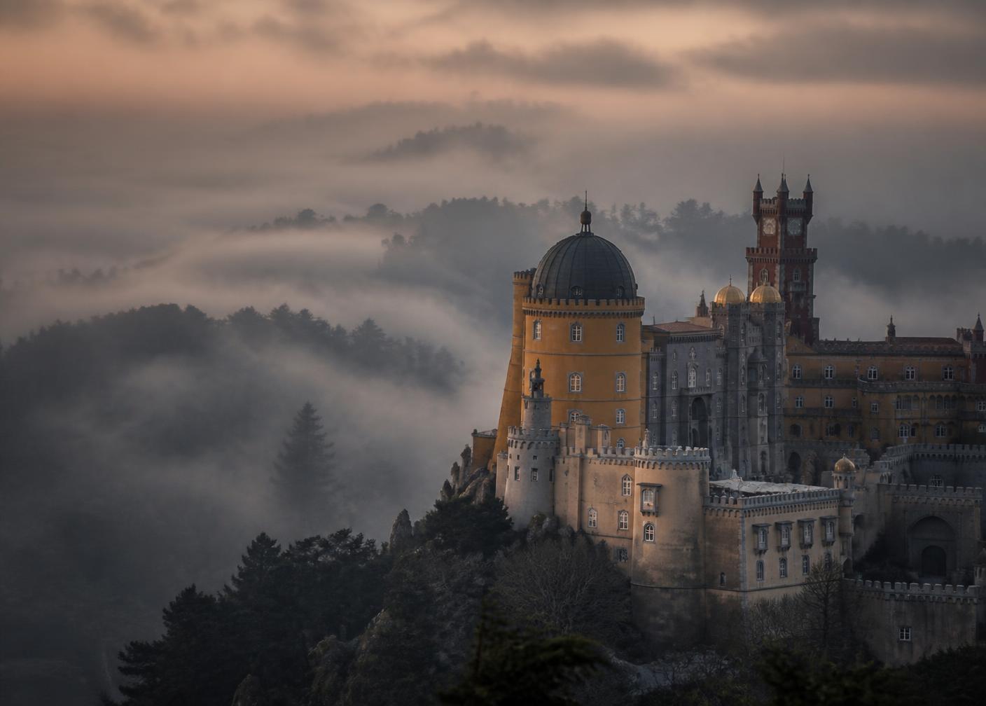 Sintra — Palácios e serra atlântica
